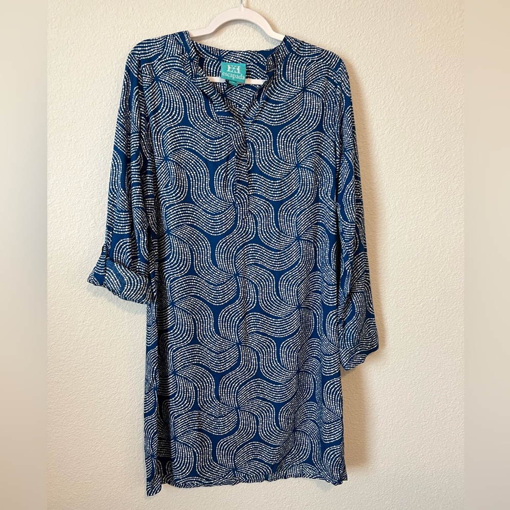 Escapada SZ M BLUE WHITE POPOVER ROLL TAB BOHO BEACH POPOVER RAYON TUNIC DRESS